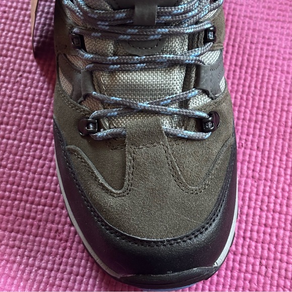 ๐ป BearPaw Gray Suede Hiking Boots - Wide ๐ป - Picture 12 of 16